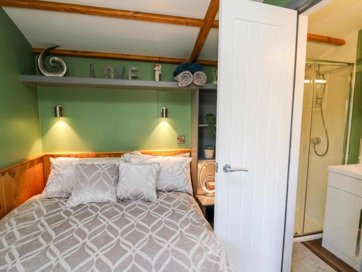Villa Wild Acre Llangadog Esterno foto