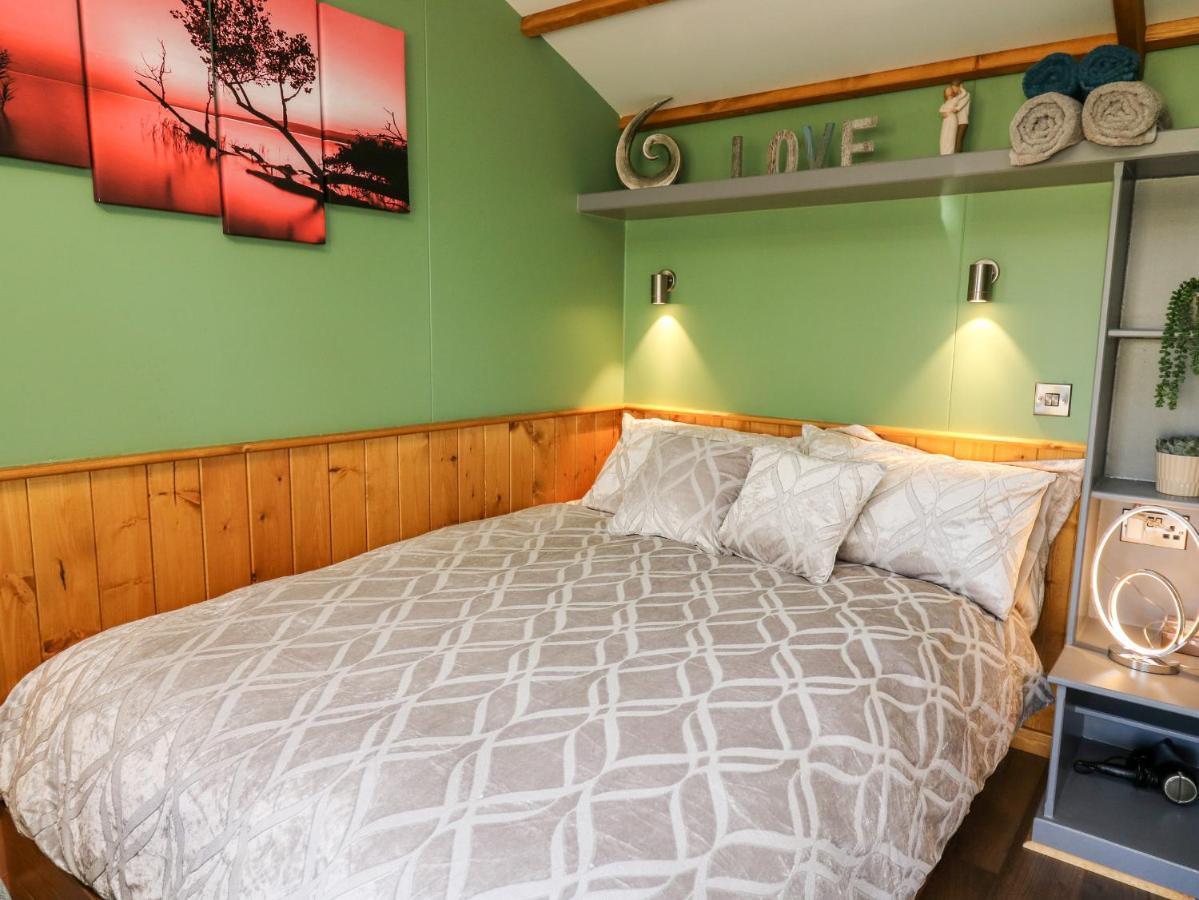 Villa Wild Acre Llangadog Esterno foto